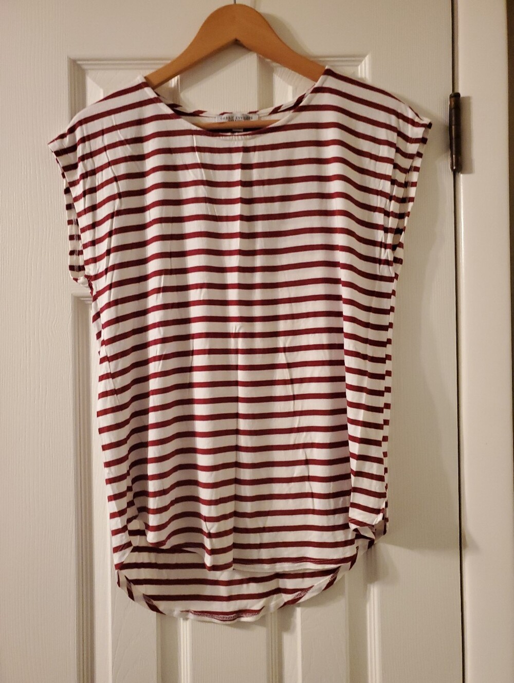 Green Envelope White & Burgundy Striped Short Sleeve Tee Large Preowned